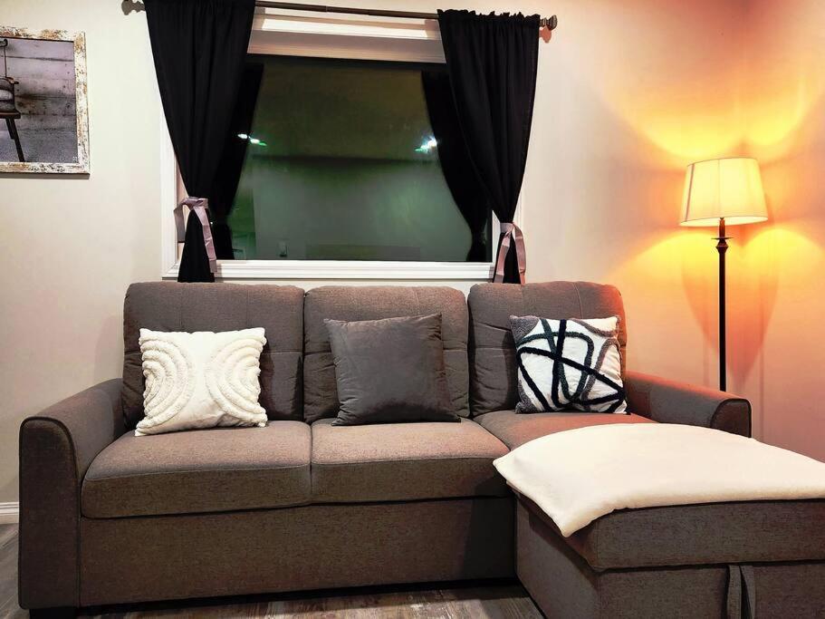Comfort First - Sleeps 6 Whitehorse Exterior photo